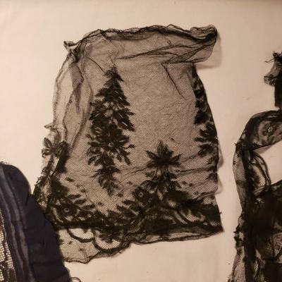 Large Lot of Vintage Lace and More (D-KD)