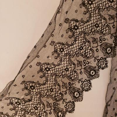 Large Lot of Vintage Lace and More (D-KD)