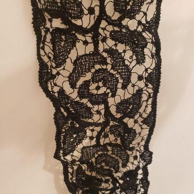 Large Lot of Vintage Lace and More (D-KD)