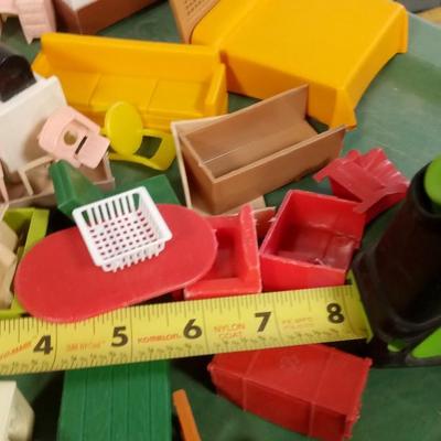 LOT 179 OLD TIN LITHO DOLL HOUSE WITH FURNITURE