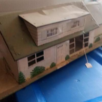 LOT 179 OLD TIN LITHO DOLL HOUSE WITH FURNITURE