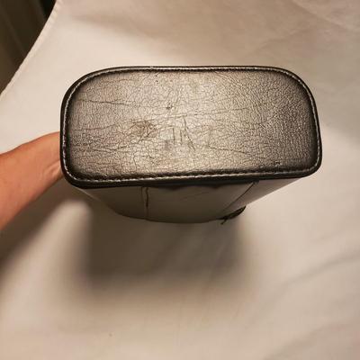Flasks w/ Carrying Cases and more (D-KD)