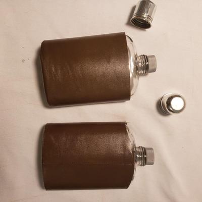 Flasks w/ Carrying Cases and more (D-KD)