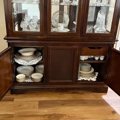 Lighted China Cabinet ~ *Read Details