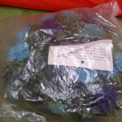 1950s Wheaton Nuline Plastic Fern and Foliage Pillar Candle Ring 
