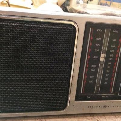 Mid Century GE AM-FM Portable Radio