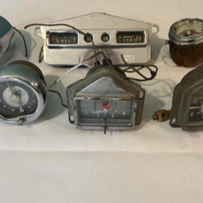 Vintage Auto Clock and Dash Cluster Assortment