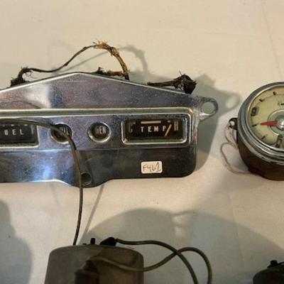 Vintage Auto Clock and Dash Cluster Assortment