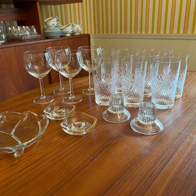Glass Tumber (9) and Wine Glass (4) Lot