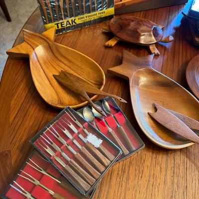 Teakwood Entertaining Lot