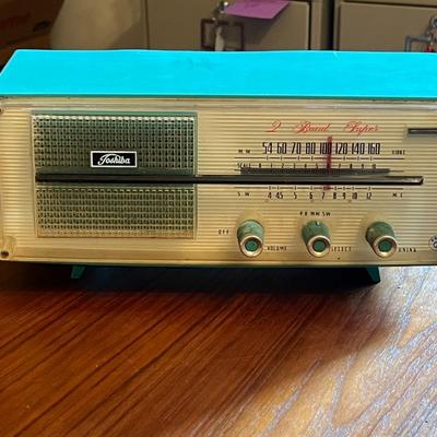 Vintage Toshiba 2 Band Super Radio
