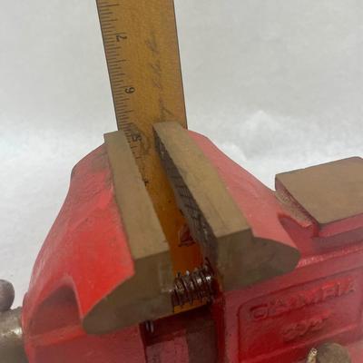Olympia 3 1/2” Bench Vice