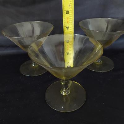 Colored Glass Plates and Glasses (K-BBL)