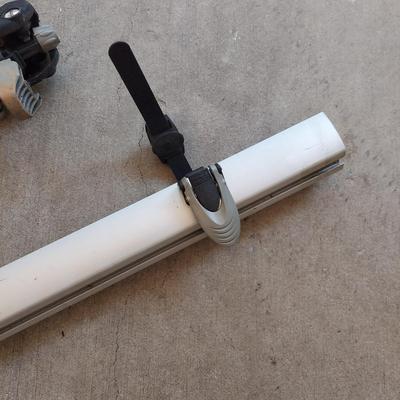 Bike Rack - Thule ThruRide Roof Rack (G-BBL)