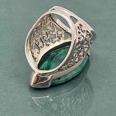 Large Vintage Sterling & Emerald Ring Size 8