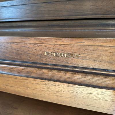 Everett upright piano. Beautiful condition.