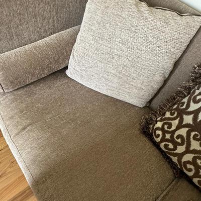 Beautiful large scale, sofa, tan and brown colors made by Markor international-LIKE NEW CONDITION