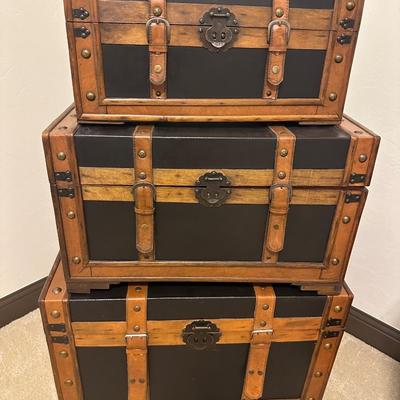 Set of three trunks