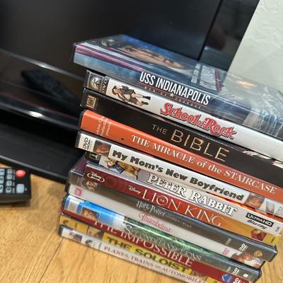 Brand new 26 inch Magnavox television with DVD player a lot of DVDs