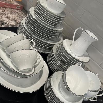 Entire set of Noritake Whitebrook all pieces included in photos