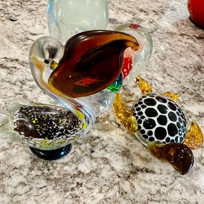 Pretty Paperweights! Lot of 5 Pelican, Turtle, Dolphin and jelly fish