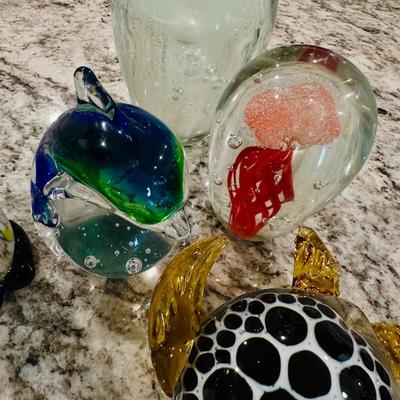 Pretty Paperweights! Lot of 5 Pelican, Turtle, Dolphin and jelly fish
