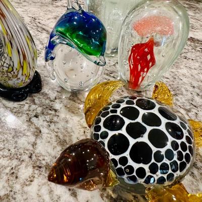 Pretty Paperweights! Lot of 5 Pelican, Turtle, Dolphin and jelly fish