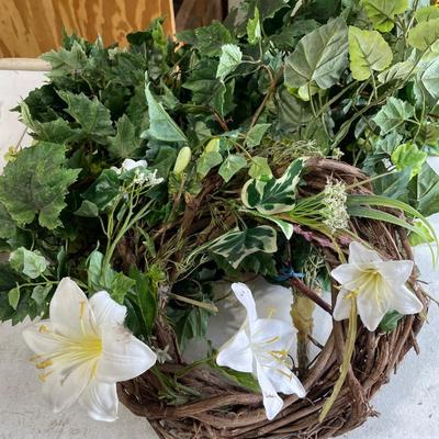 Bunch of ivy/wreath