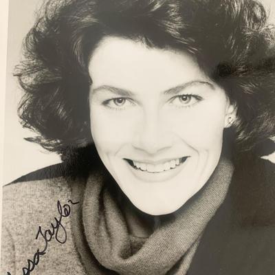 Tessa Taylor signed photo