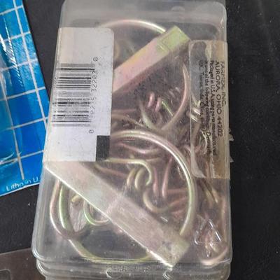 Trailer must have's - Hitch balls - Folton hitch Coupler - Wire - and various plugs