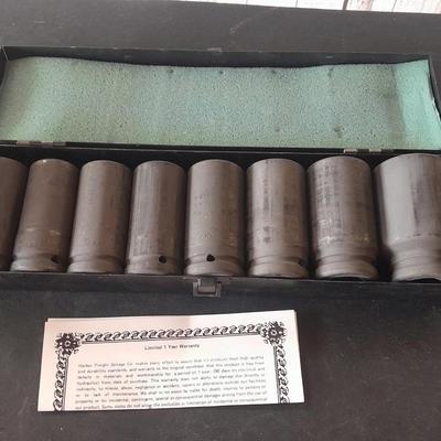 Like New Pittsburgh Chrome Molybdenum socket set with metal box