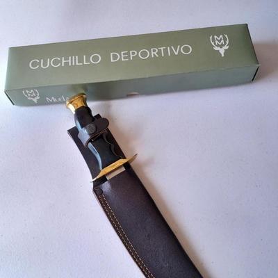 Brand new - Muela Knife with sheath - handcrafted in Spain Molbdeno Vanadic = Molbdenum Vanadic Tacticle knife