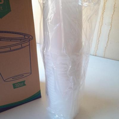 50 - Brand new 32 Ounce Deli Containers with lids - Preppers food storage!