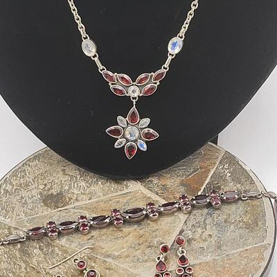 Garnets Galore - Necklace, Bracelet, Earrings 43.3gr