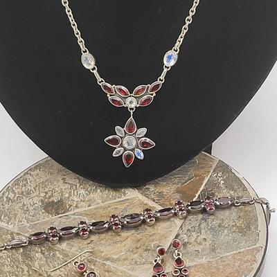 Garnets Galore - Necklace, Bracelet, Earrings 43.3gr