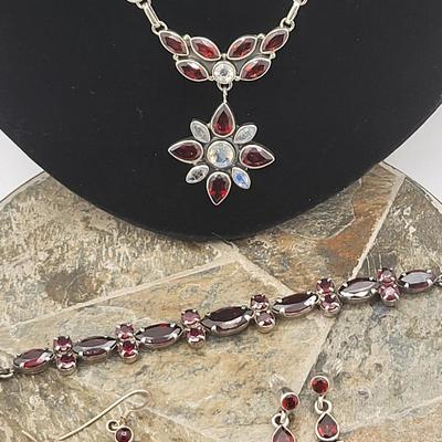 Garnets Galore - Necklace, Bracelet, Earrings 43.3gr