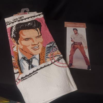 ELVIS 2 PC TOWEL SET AND A STAND ALONE GREETING CARD