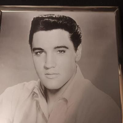 TWO 8 X 10 PHOTOS OF ELVIS