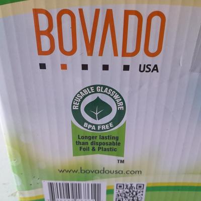 New boxed Bovado Round glass mixing bowl set with Airtight lids - BPA FREE!