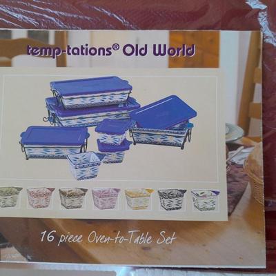 New in box temp-tations Old world From oven to table 16-piece set with cranberry-colored lids