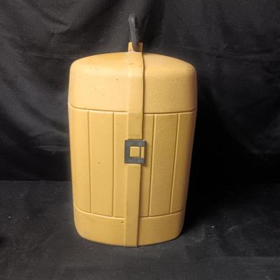 COLEMAN LANTERN WITH HARD SIDED CASE