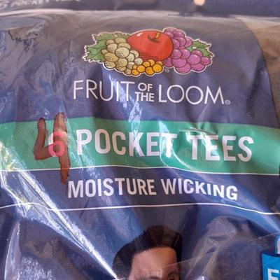 New Men's XL Pocket tees 4 in bag - with new XL Vanheusen wrinkle free oxford button up