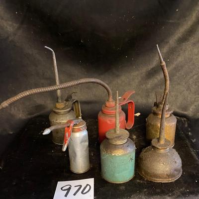 Oil can Lot