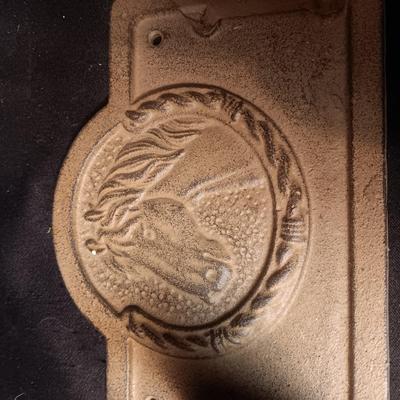 CAST IRON HORSE TOILET PAPER HOLDER