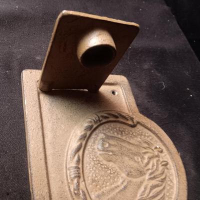 CAST IRON HORSE TOILET PAPER HOLDER