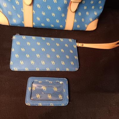 DOONEY BOURKE? PURSE WITH 2 ACCESSORIES