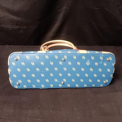 DOONEY BOURKE? PURSE WITH 2 ACCESSORIES