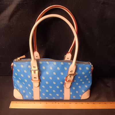 DOONEY BOURKE? PURSE WITH 2 ACCESSORIES
