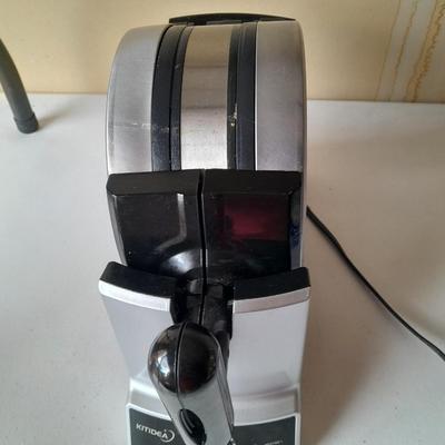 Kitidea Flip Waffle maker - appears lightly used