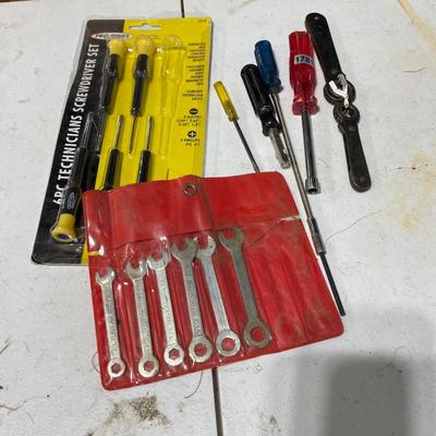 Small wrenches